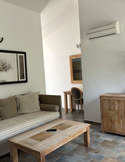 Salon d'une location T2 Lecci Porto Vecchio